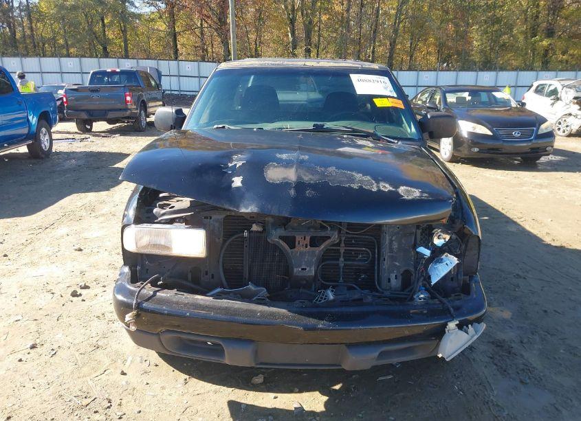 Photo 13 of 2000 Chevrolet S-10 LS (VIN 1GCCS1952Y8237498)