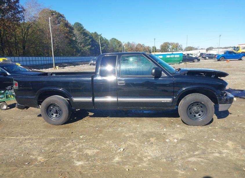 Photo 14 of 2000 Chevrolet S-10 LS (VIN 1GCCS1952Y8237498)