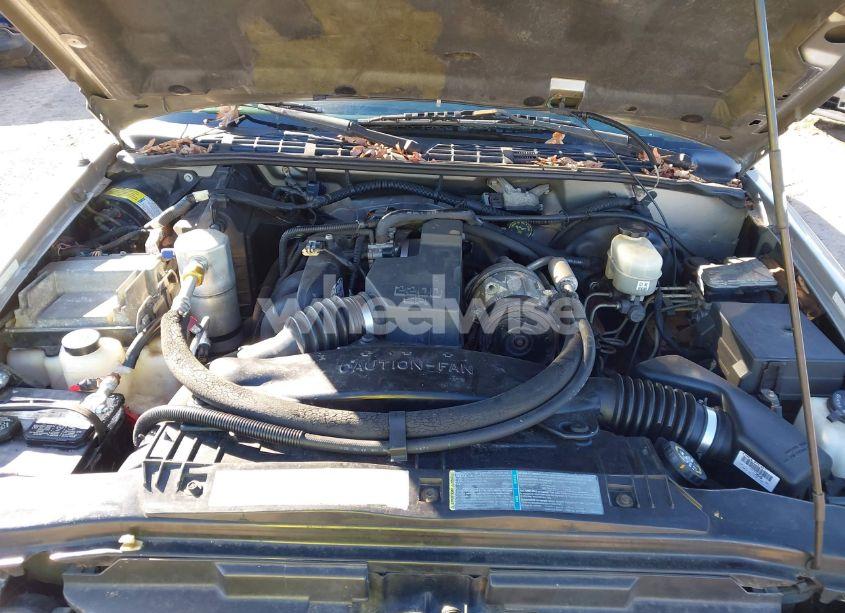 Photo 10 of 2002 Chevrolet S-10 (VIN 1GCCS195328107852)