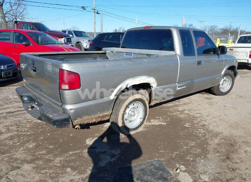 Photo 4 of 2002 Chevrolet S-10 (VIN 1GCCS195328107852)