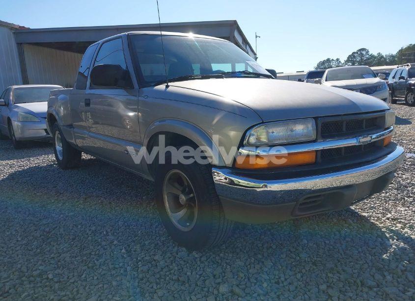2000 Chevrolet S-10 LS (VIN 1GCCS1953Y8230205) main photo