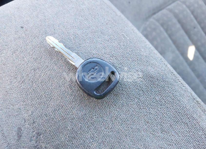 Photo 11 of 2000 Chevrolet S-10 LS (VIN 1GCCS1953Y8230205)