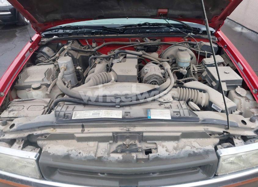 Photo 10 of 2001 Chevrolet S-10 LS (VIN 1GCCS195418107387)