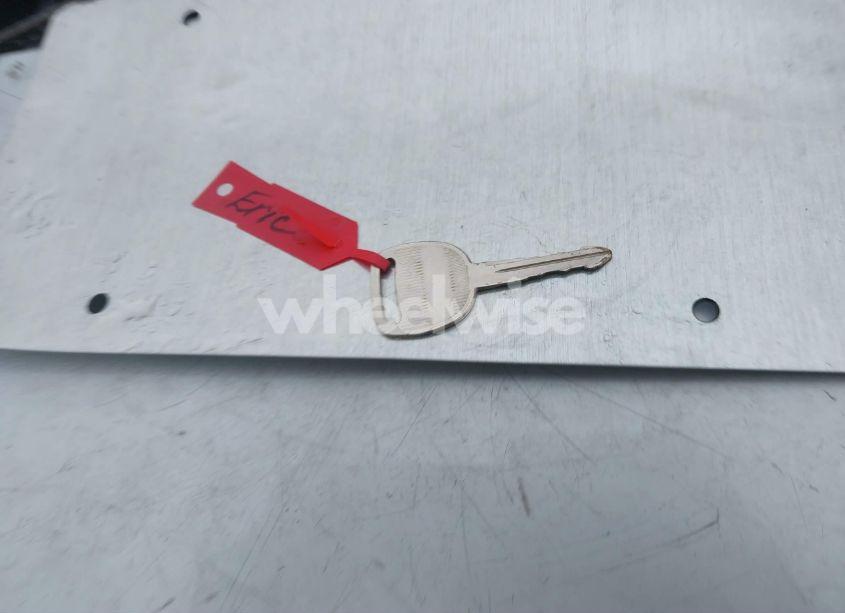 Photo 11 of 2001 Chevrolet S-10 LS (VIN 1GCCS195418107387)