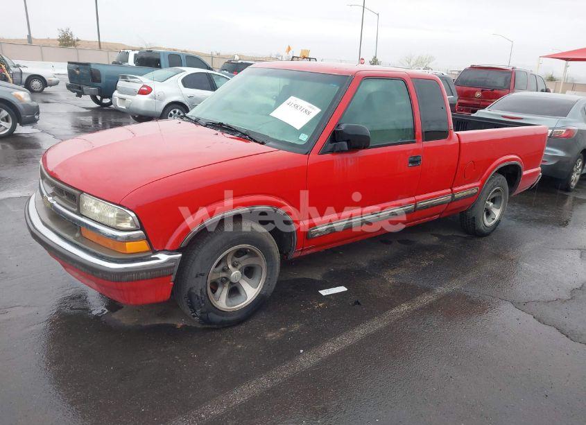 Photo 2 of 2001 Chevrolet S-10 LS (VIN 1GCCS195418107387)