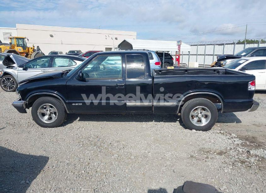 Photo 14 of 2000 Chevrolet S-10 LS (VIN 1GCCS1954Y8223876)