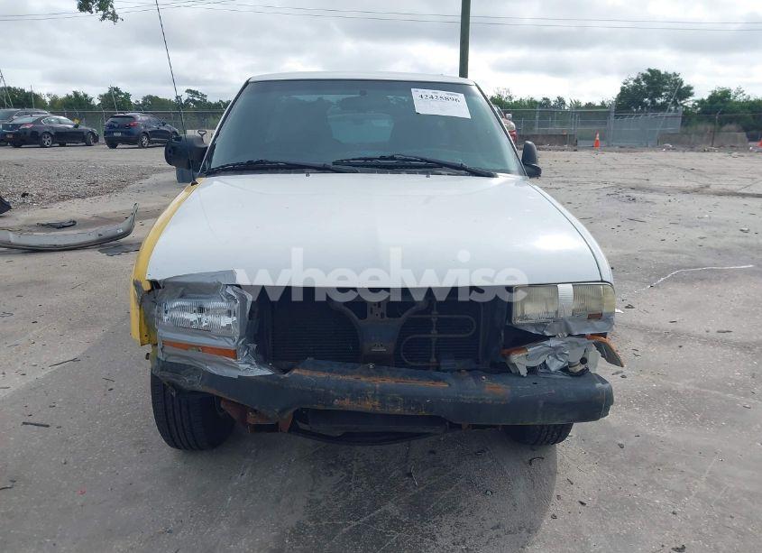 Photo 13 of 2001 Chevrolet S-10 LS (VIN 1GCCS195718116889)