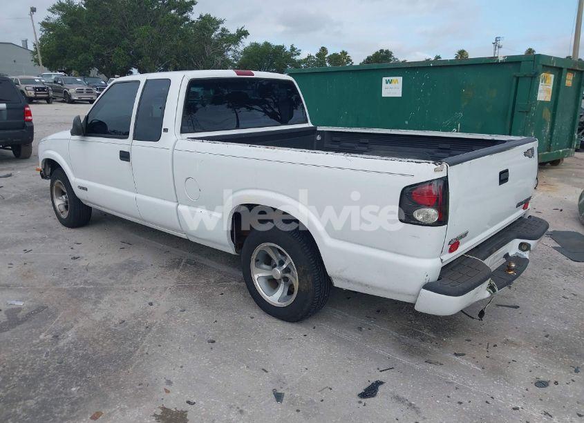 Photo 3 of 2001 Chevrolet S-10 LS (VIN 1GCCS195718116889)