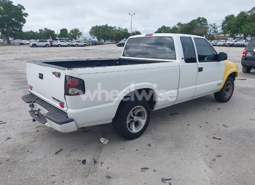 Photo 4 of 2001 Chevrolet S-10 LS (VIN 1GCCS195718116889)