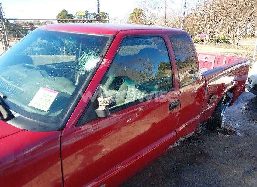 Photo 14 of 2001 Chevrolet S-10 LS (VIN 1GCCS195718239382)