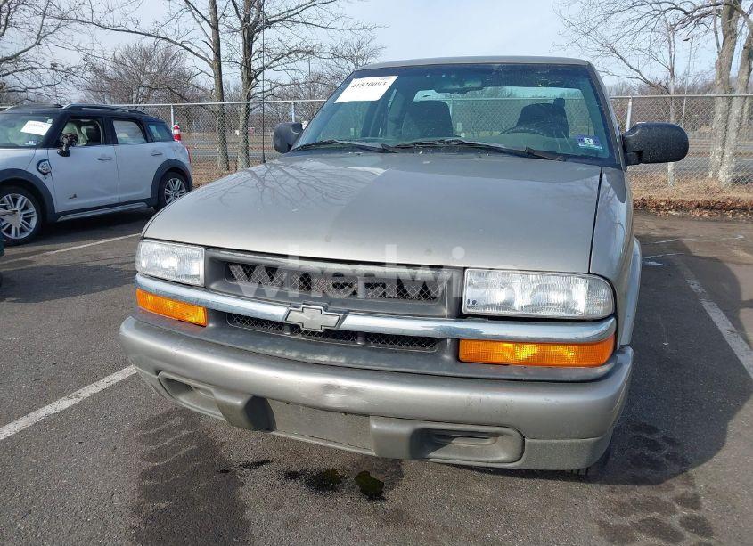 Photo 6 of 2001 Chevrolet S-10 LS (VIN 1GCCS19571K141956)