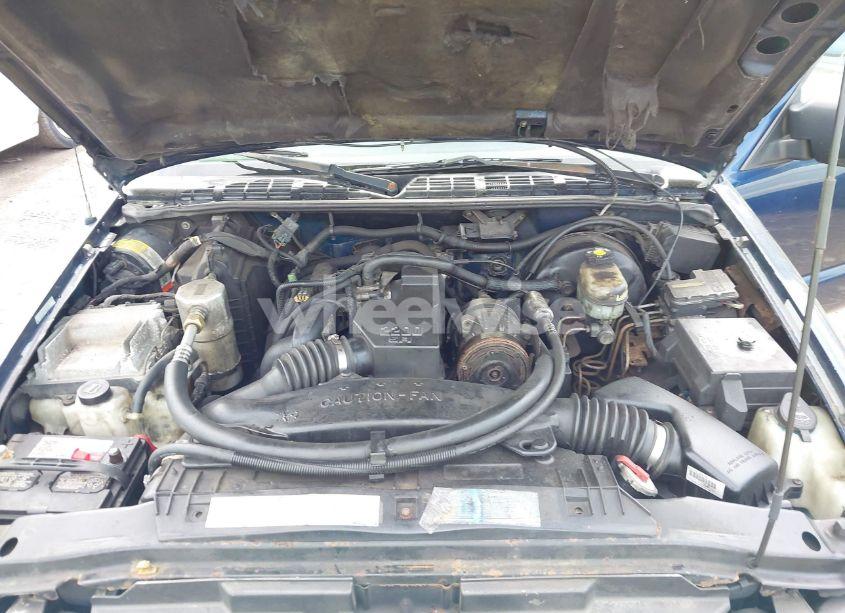 Photo 10 of 2002 Chevrolet S-10 LS (VIN 1GCCS195728152566)