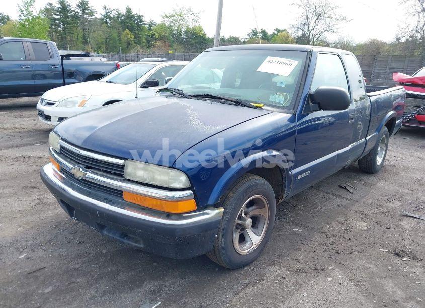 Photo 2 of 2002 Chevrolet S-10 LS (VIN 1GCCS195728152566)