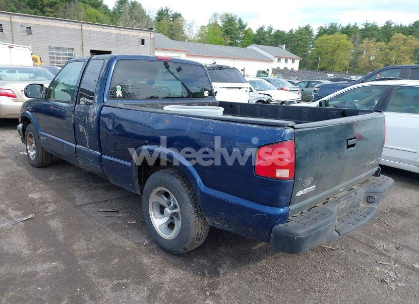 Photo 3 of 2002 Chevrolet S-10 LS (VIN 1GCCS195728152566)