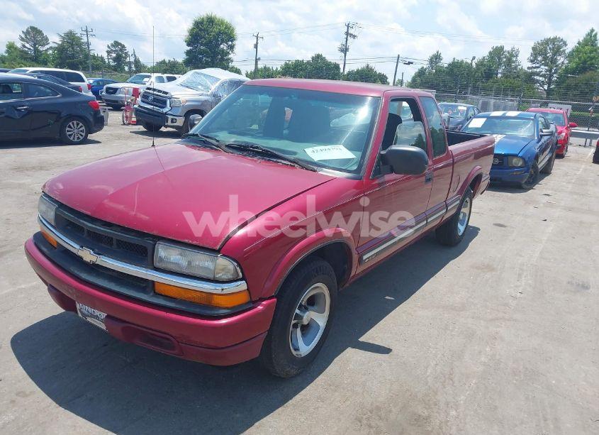 Photo 2 of 2001 Chevrolet S-10 LS (VIN 1GCCS19581K109243)