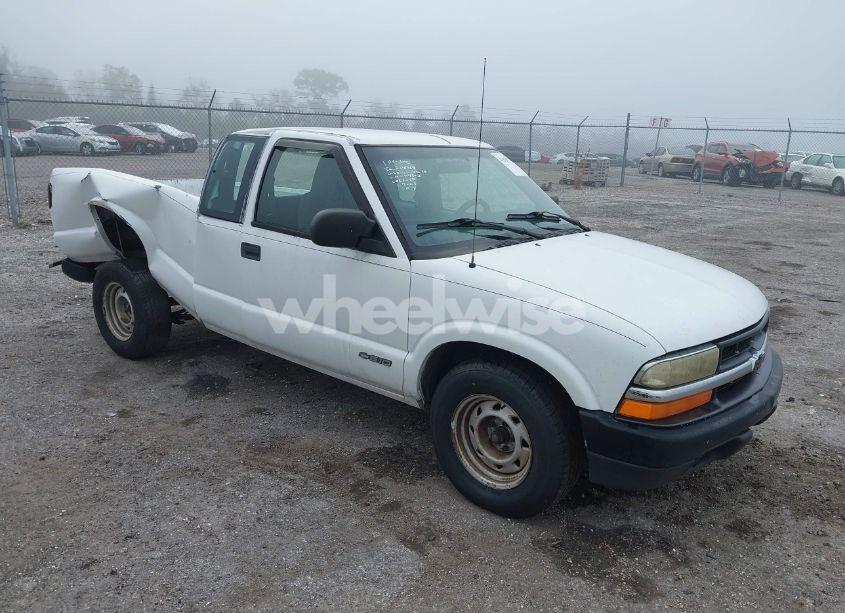 2002 Chevrolet S-10 (VIN 1GCCS195828174303) main photo