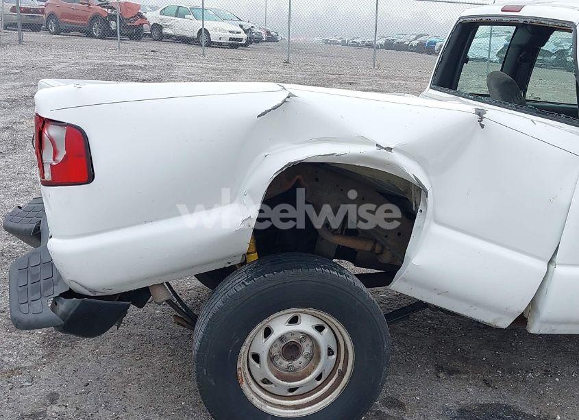 Photo 14 of 2002 Chevrolet S-10 (VIN 1GCCS195828174303)