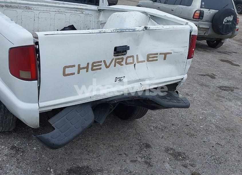 Photo 16 of 2002 Chevrolet S-10 (VIN 1GCCS195828174303)