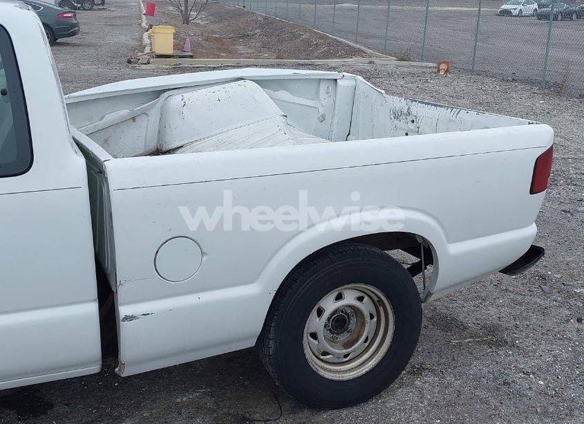 Photo 17 of 2002 Chevrolet S-10 (VIN 1GCCS195828174303)