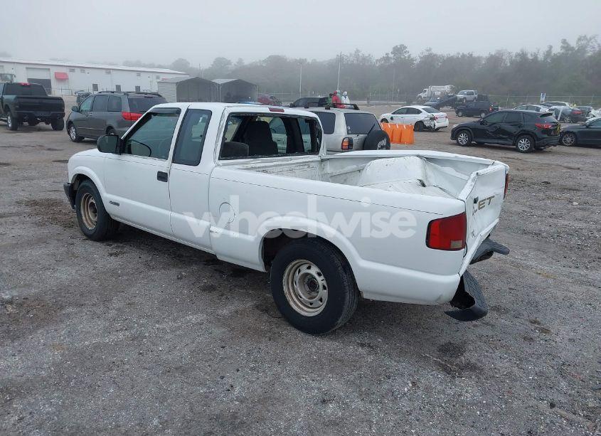 Photo 3 of 2002 Chevrolet S-10 (VIN 1GCCS195828174303)