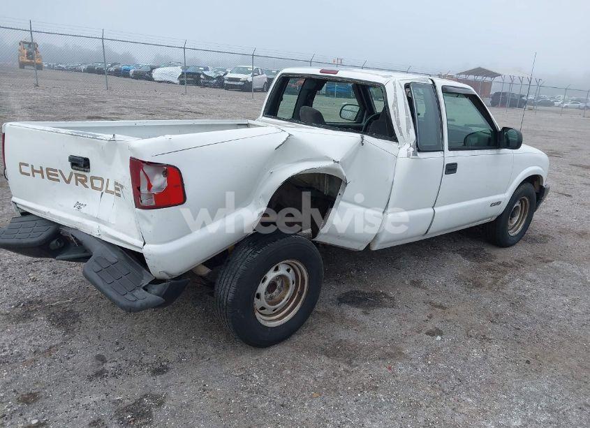 Photo 4 of 2002 Chevrolet S-10 (VIN 1GCCS195828174303)
