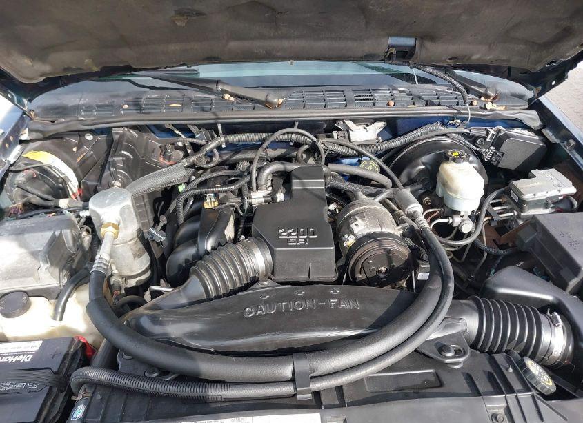 Photo 10 of 2001 Chevrolet S-10 LS (VIN 1GCCS195918111564)