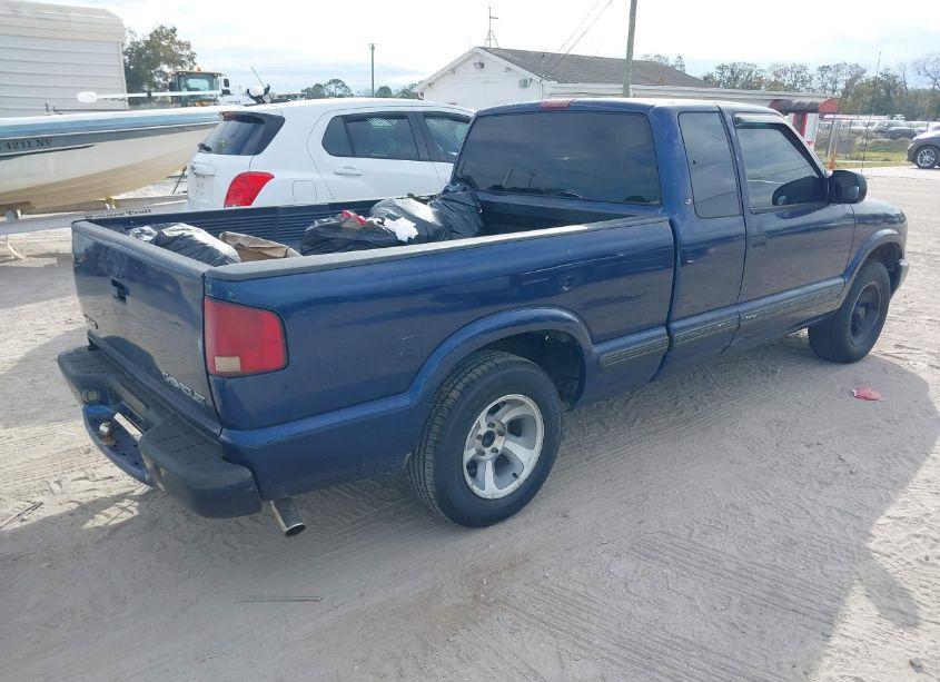 Photo 4 of 2001 Chevrolet S-10 LS (VIN 1GCCS195918111564)