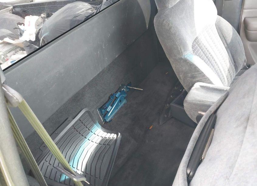 Photo 8 of 2001 Chevrolet S-10 LS (VIN 1GCCS195918111564)