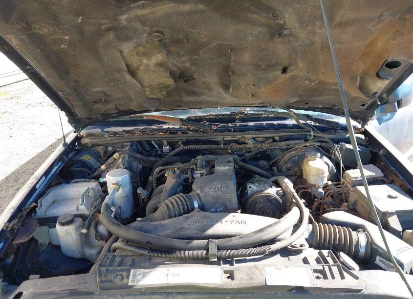 Photo 10 of 2001 Chevrolet S-10 LS (VIN 1GCCS195918226052)