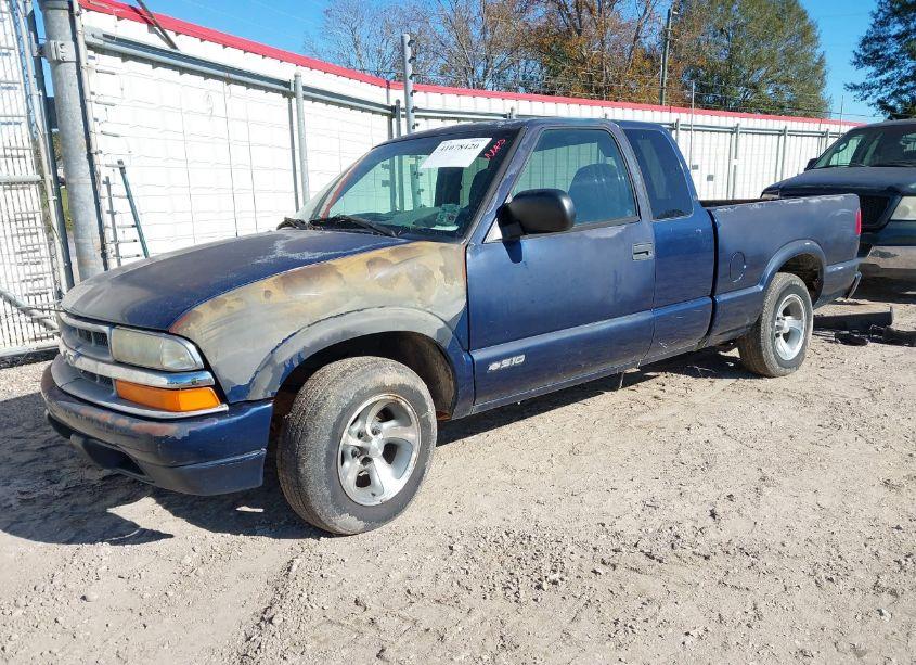 Photo 2 of 2001 Chevrolet S-10 LS (VIN 1GCCS195918226052)