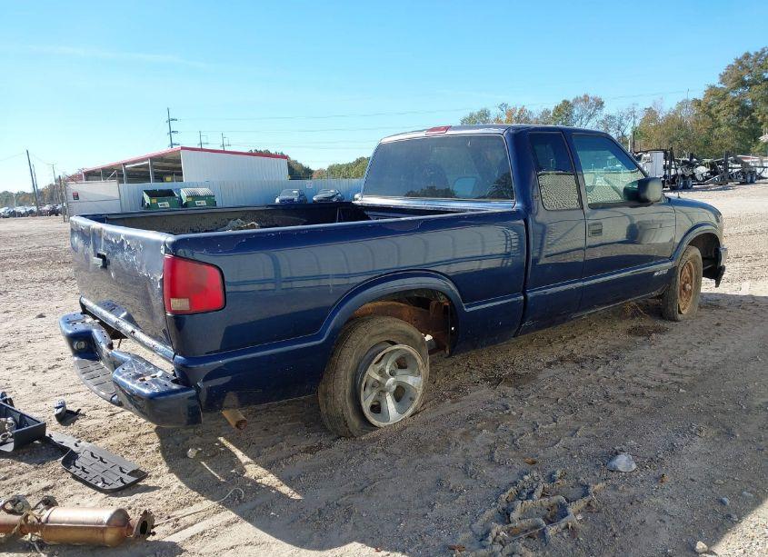 Photo 4 of 2001 Chevrolet S-10 LS (VIN 1GCCS195918226052)