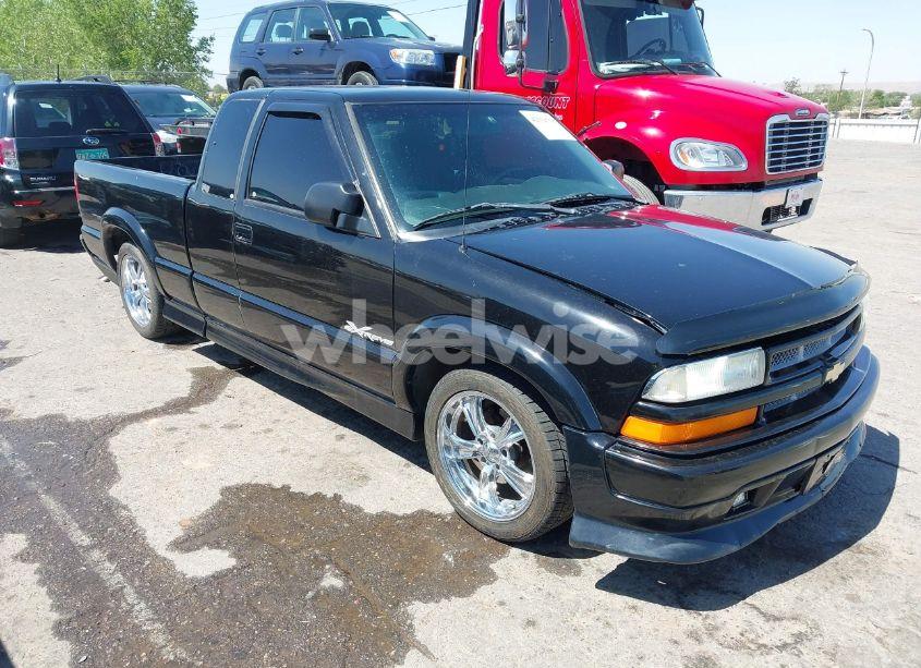 2000 Chevrolet S-10 LS (VIN 1GCCS1959Y8267792) main photo