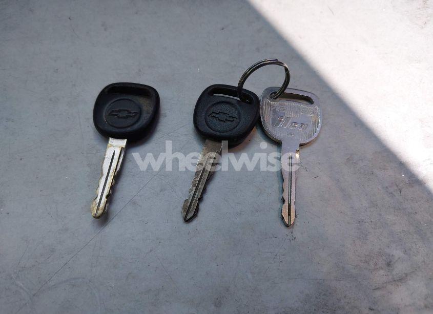 Photo 11 of 2000 Chevrolet S-10 LS (VIN 1GCCS1959Y8267792)