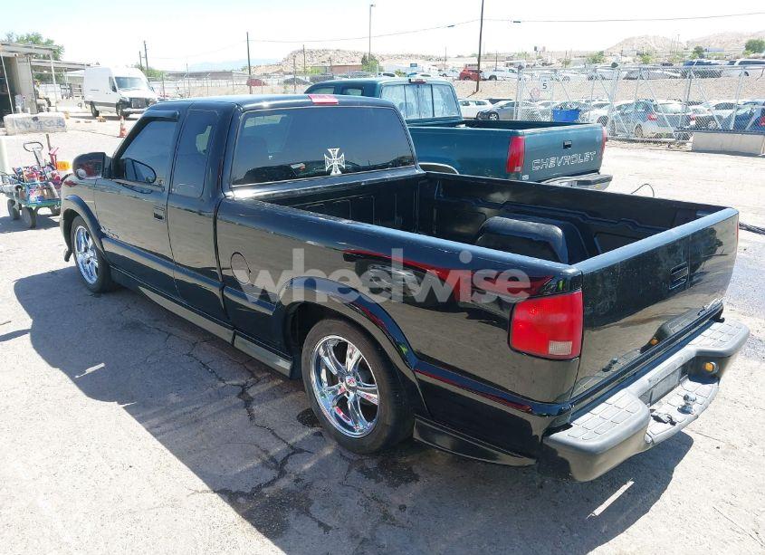 Photo 14 of 2000 Chevrolet S-10 LS (VIN 1GCCS1959Y8267792)