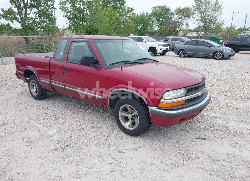 2000 Chevrolet S-10 LS (VIN 1GCCS195XYK292168) main photo