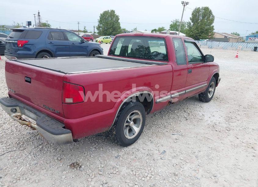 Photo 4 of 2000 Chevrolet S-10 LS (VIN 1GCCS195XYK292168)