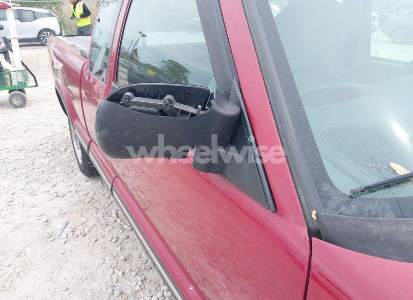 Photo 6 of 2000 Chevrolet S-10 LS (VIN 1GCCS195XYK292168)