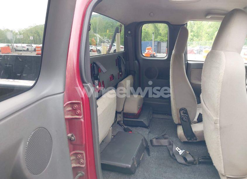 Photo 8 of 2005 Chevrolet Colorado LS (VIN 1GCCS196158101349)