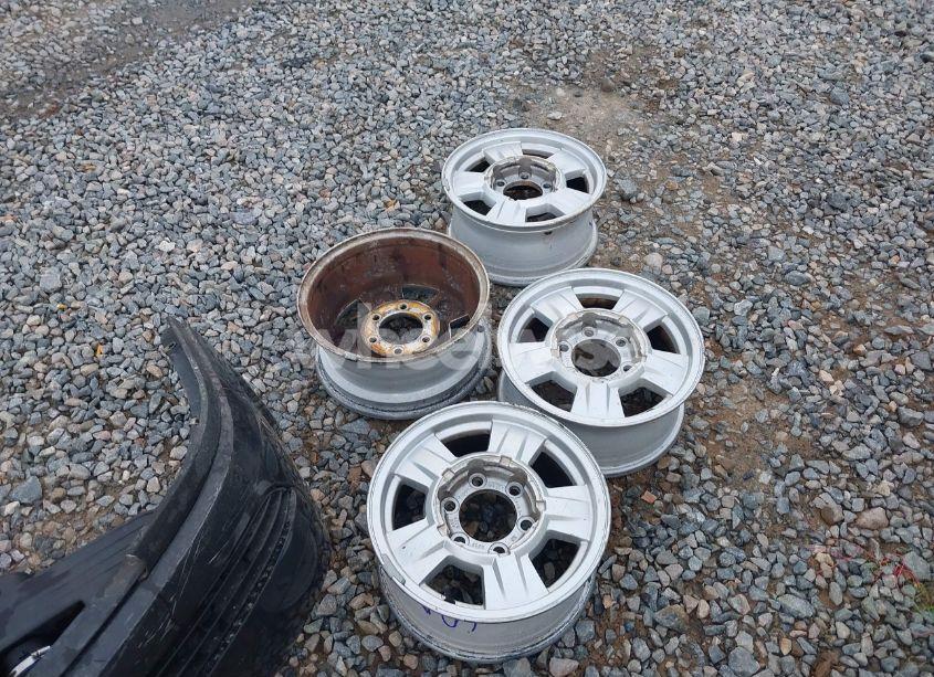 Photo 13 of 2004 Chevrolet Colorado LS (VIN 1GCCS196248117901)