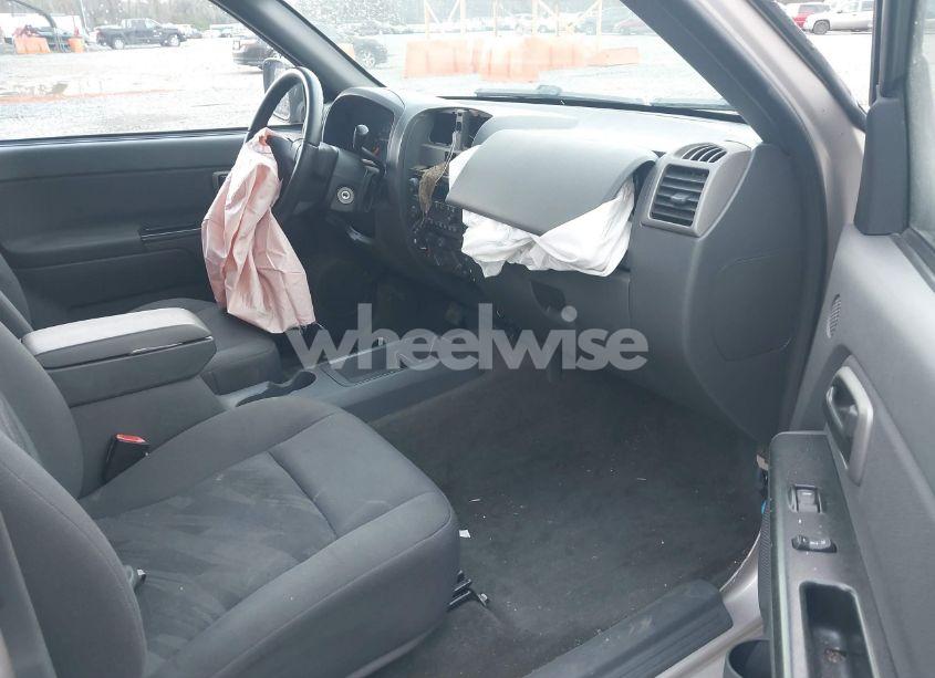 Photo 5 of 2004 Chevrolet Colorado LS (VIN 1GCCS196248117901)