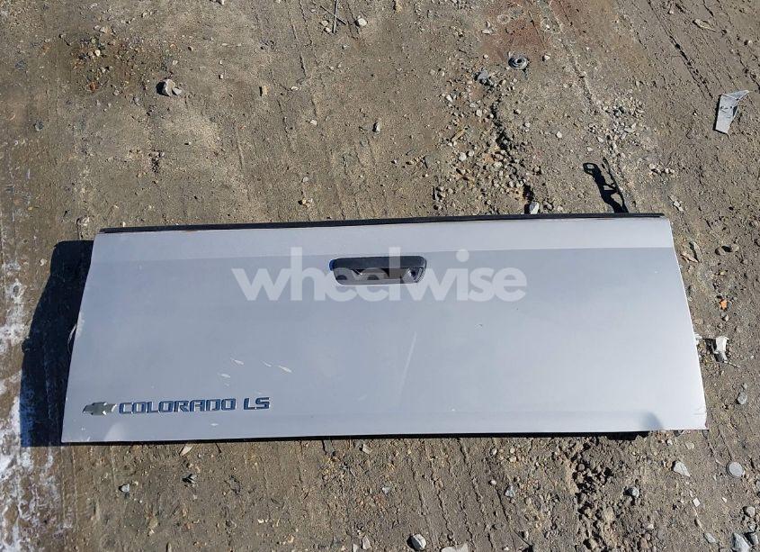 Photo 12 of 2005 Chevrolet Colorado LS (VIN 1GCCS196258218499)