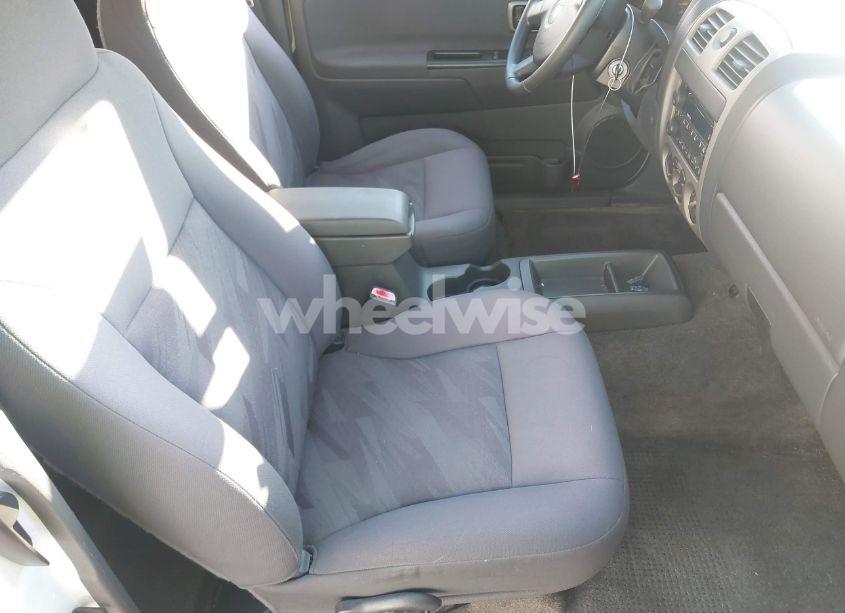 Photo 5 of 2005 Chevrolet Colorado LS (VIN 1GCCS196258286964)