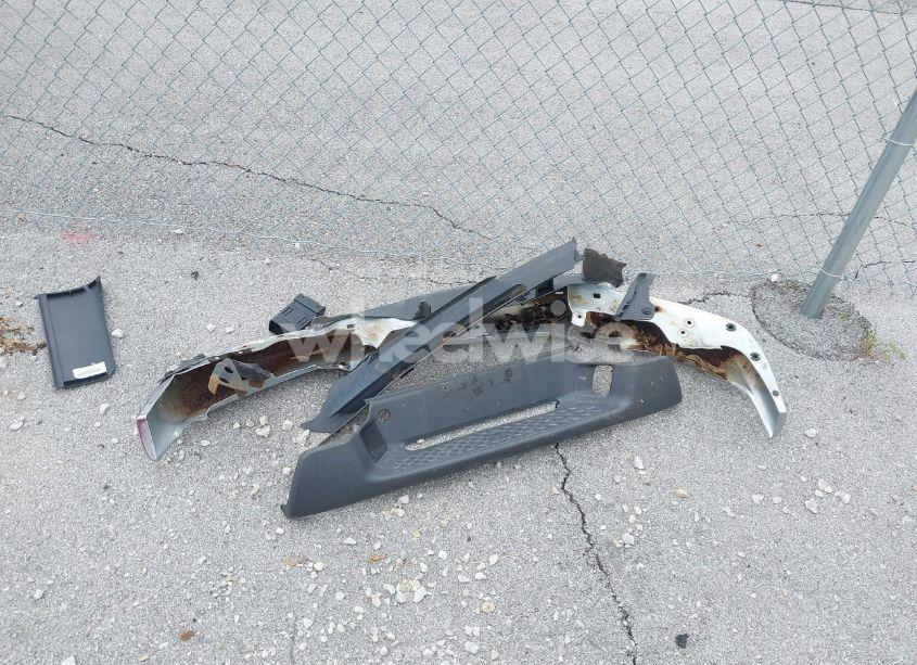 Photo 12 of 2005 Chevrolet Colorado LS (VIN 1GCCS196358154411)