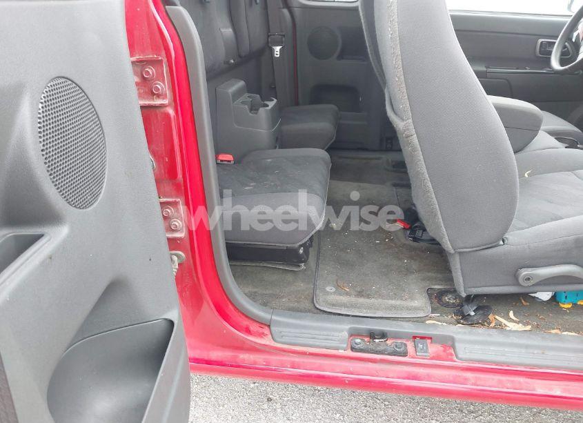 Photo 8 of 2005 Chevrolet Colorado LS (VIN 1GCCS196358154411)