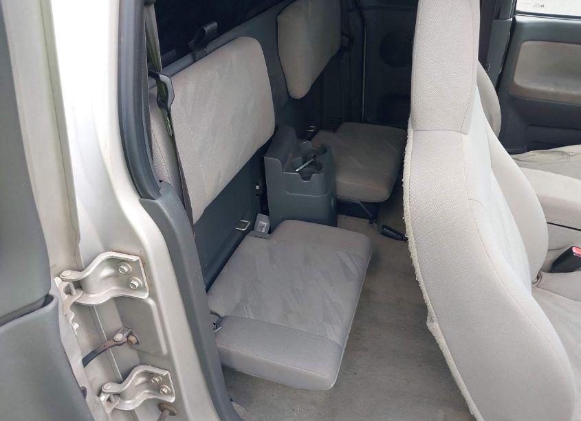 Photo 8 of 2005 Chevrolet Colorado LS (VIN 1GCCS196458102026)