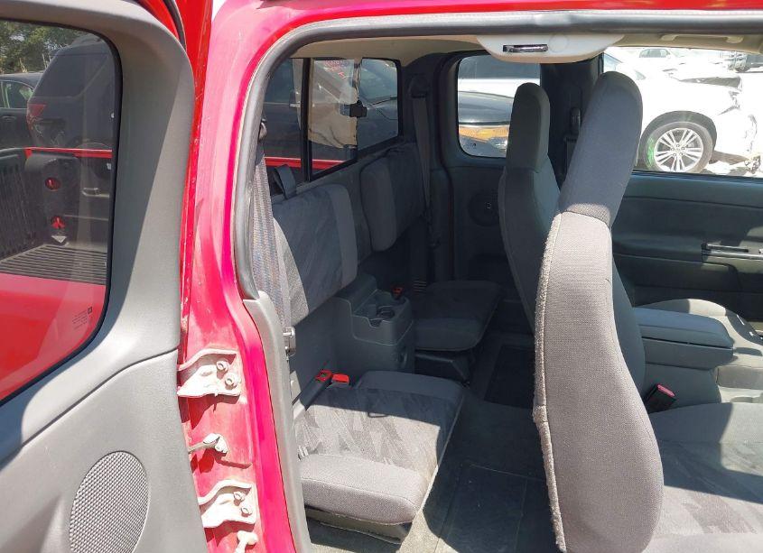 Photo 8 of 2004 Chevrolet Colorado LS (VIN 1GCCS196848190044)