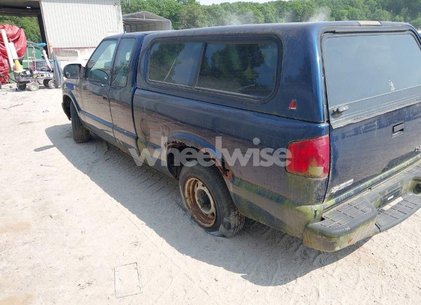 Photo 3 of 2003 Chevrolet S-10 (VIN 1GCCS19H038269059)