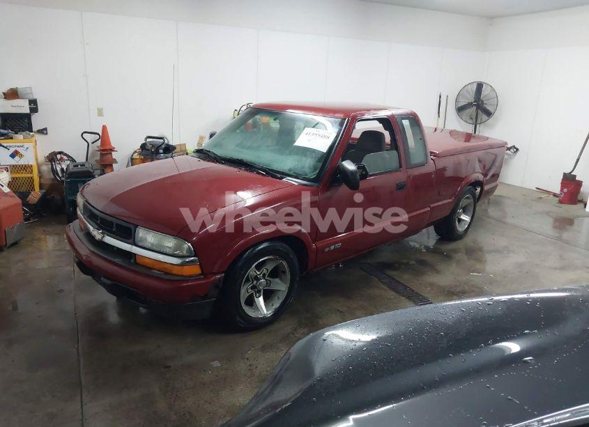 Photo 2 of 2003 Chevrolet S-10 LS (VIN 1GCCS19H138142854)