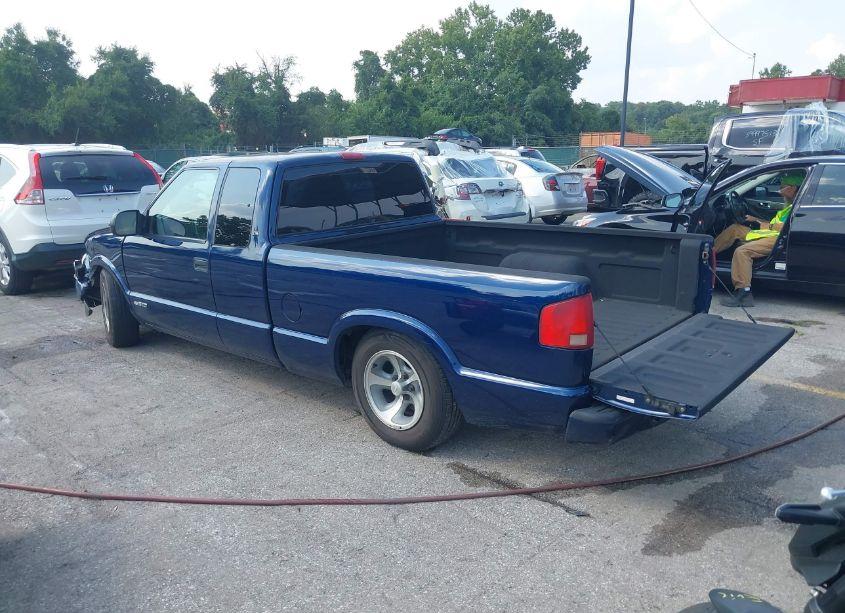 Photo 3 of 2003 Chevrolet S-10 LS (VIN 1GCCS19H138280474)