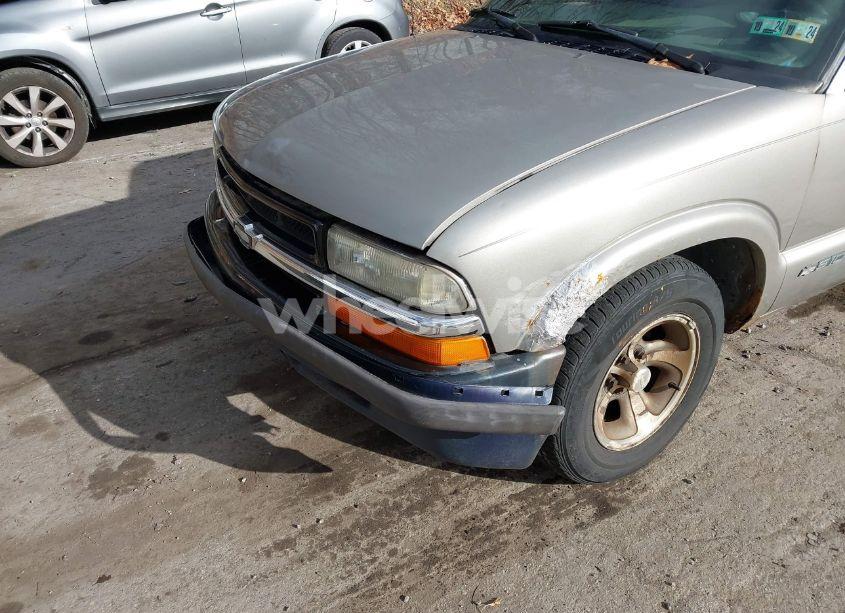 Photo 11 of 2003 Chevrolet S-10 LS (VIN 1GCCS19H238119597)